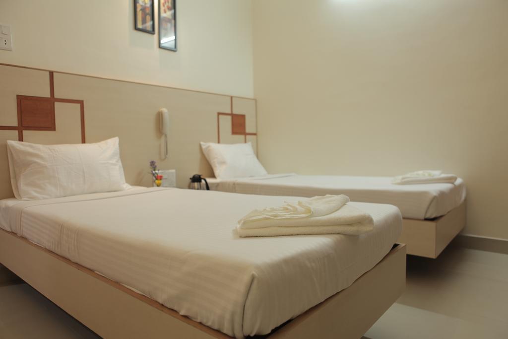 Our Nest Hotel Hyderabad Esterno foto